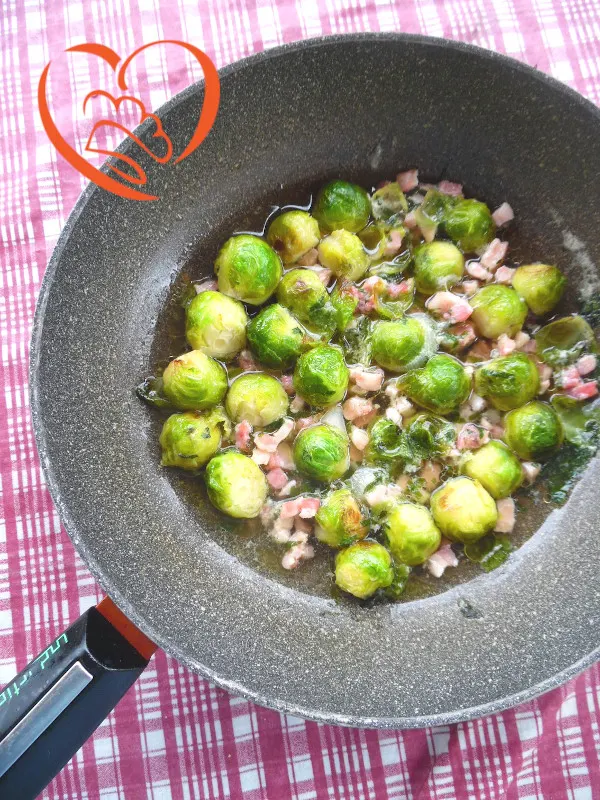 Cavolini saltati con pancetta