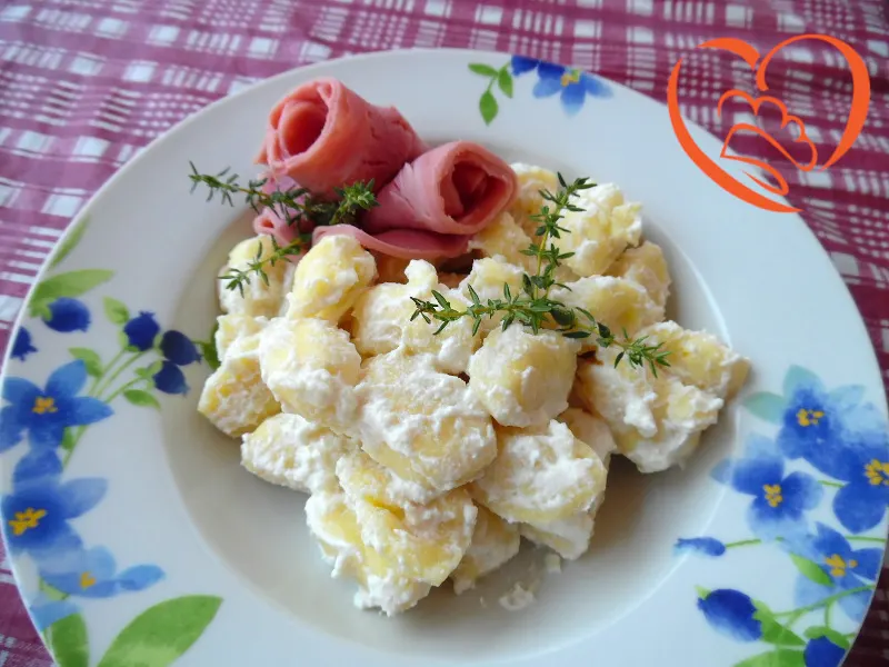 Gnocchi con ricotta e prosciutto cotto gratinati