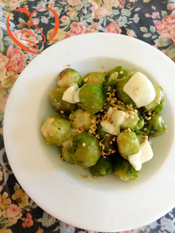 Cavolini formaggio e nocciole