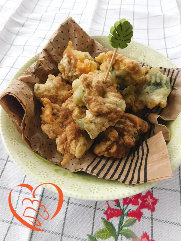 Frittelle di coste fritte