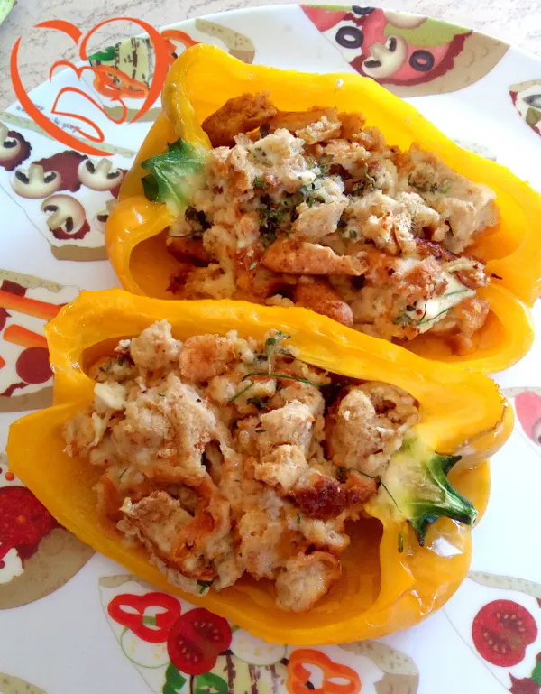 Peperoni ripieni di pane e formaggio