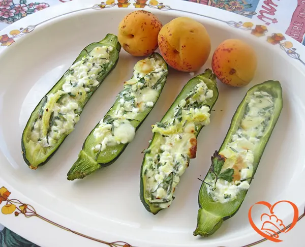 Barchette di zucchine ripiene di formaggi