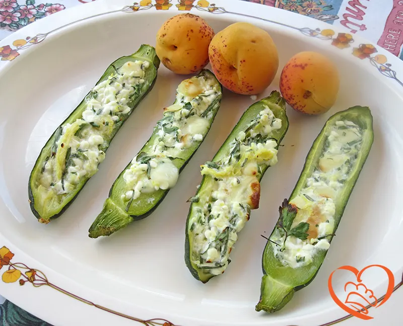 Barchette di zucchine ripiene di formaggi