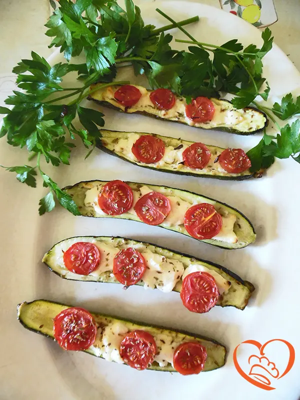 Barchette di zucchine alla pizzaiola