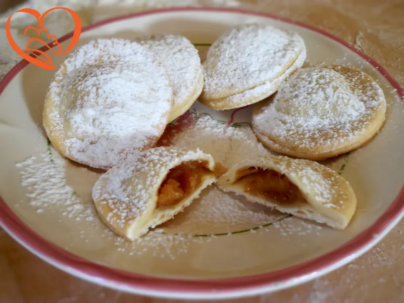 BISCOTTI_RIPIENI_MELA.JPG