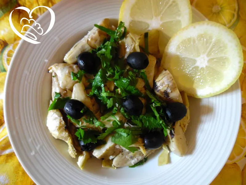 Carciofi grigliati con limone e olive