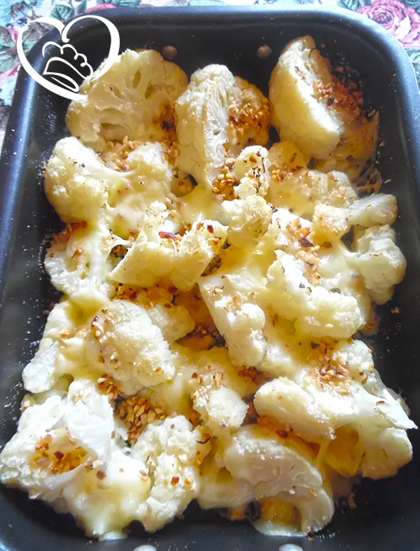 Cavolfiori gratinati con tomino e nocciole