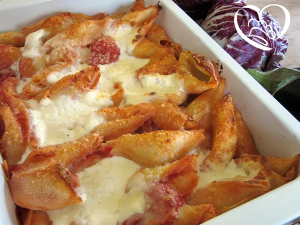Conchiglioni gratinati con pelati e stracchino
