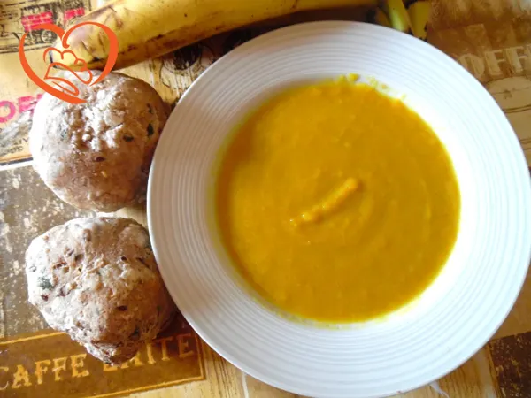 Crema carote e porri con focaccine