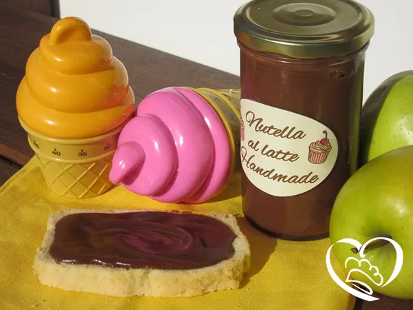 Crema di cioccolato al latte spalmabile