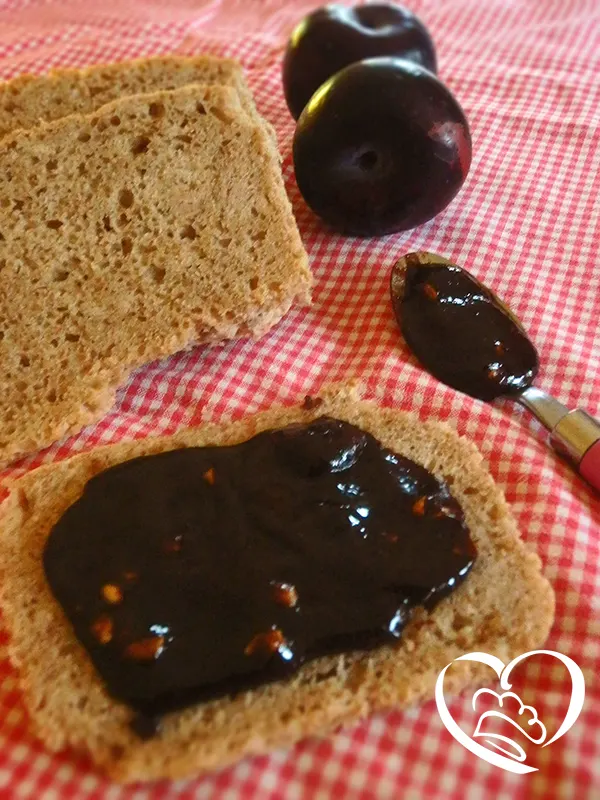Crema di cioccolato fondente alle nocciole