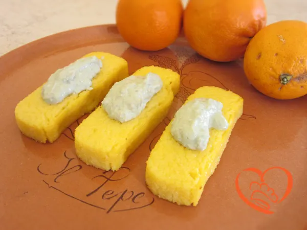 Crostini di polenta con salsa ai funghi