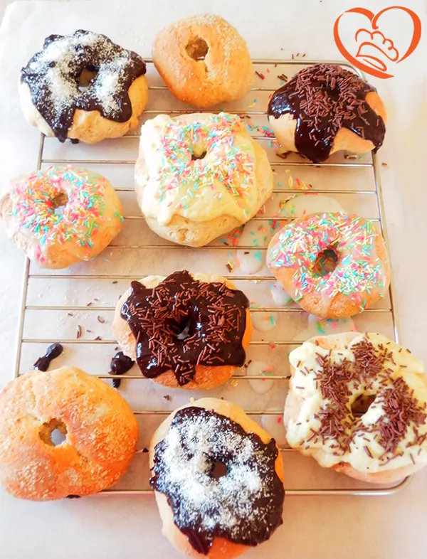 Donuts al forno decorati