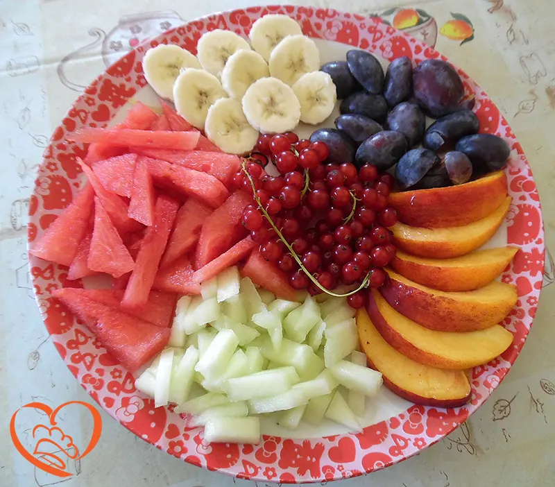 Fantasia di frutta estiva