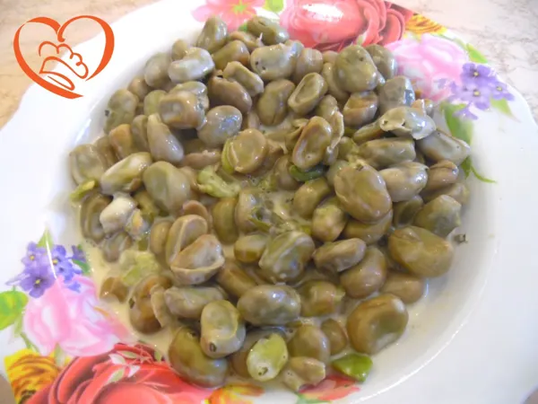 Fave con salsa di formaggi