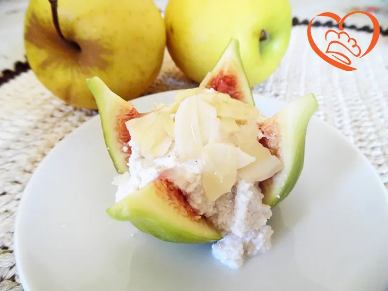 Fichi con ricotta e mandorle