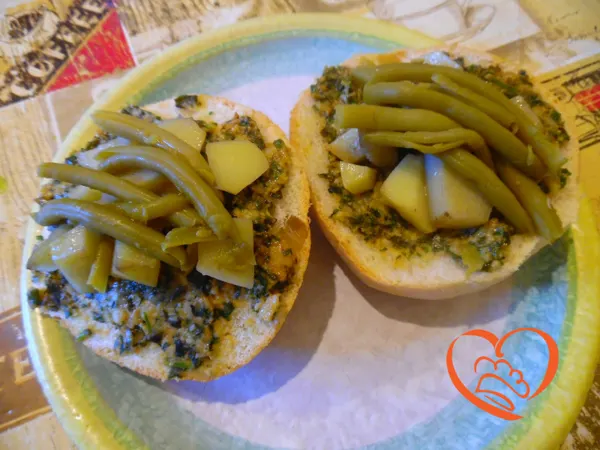 Finta pizza di pane alla genovese