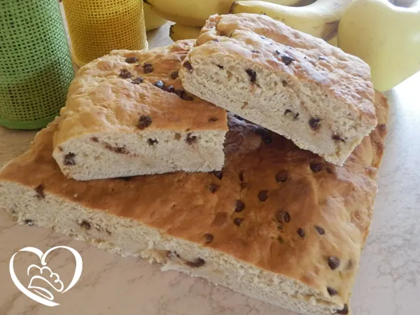 Focaccia dolce con gocce di cioccolato