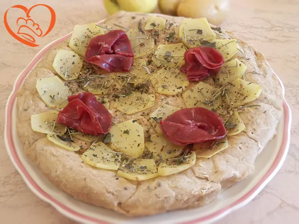 Focaccia patate e bresaola
