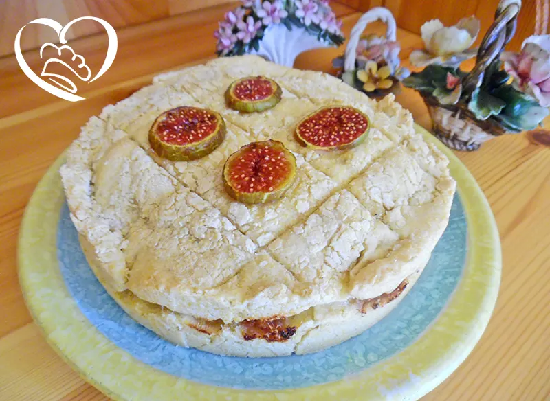 Focaccia ripiena di salame, fichi e stracchino