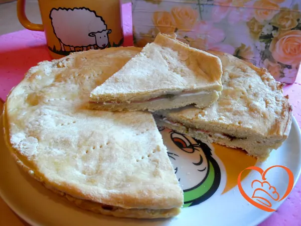 Focaccia ripiena di mortadella, ricotta e cipollotti
