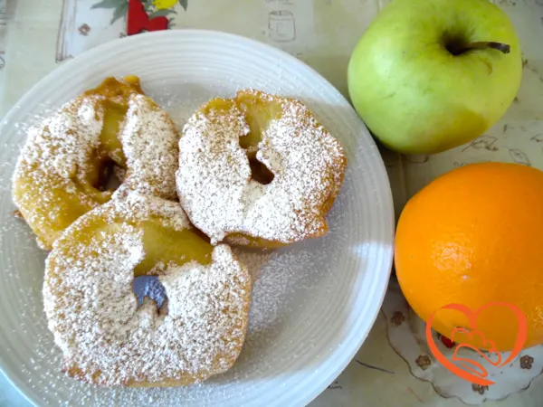 Frittelle di mele al vino