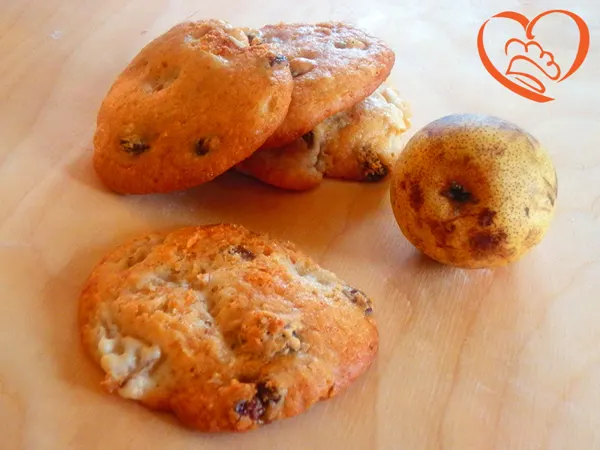 Frittelle pere e uvetta al forno