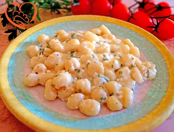 Gnocchetti  con formaggi alle erbe