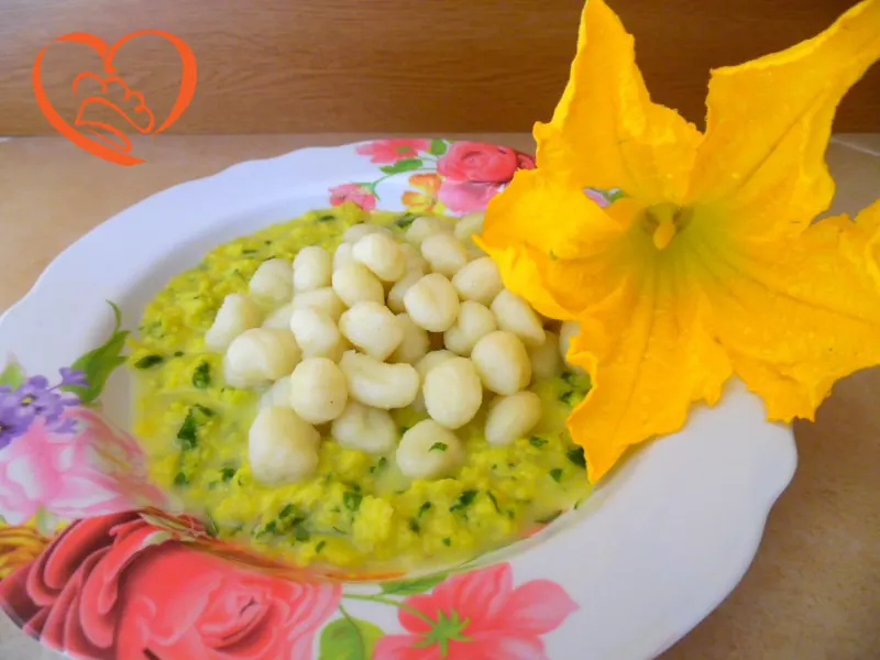Gnocchi su crema di peperoni