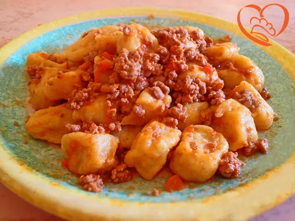 Gnocchi di patate al ragu’