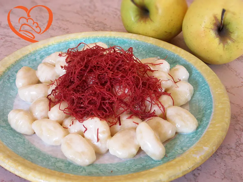 Gnocchi con gorgonzola e sfilacci di cavallo