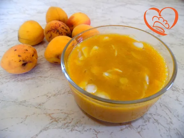 Composta di albicocche, mandorle e marsala