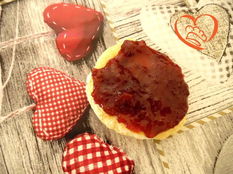 Composta di prugne rosse, mele e aceto balsamico
