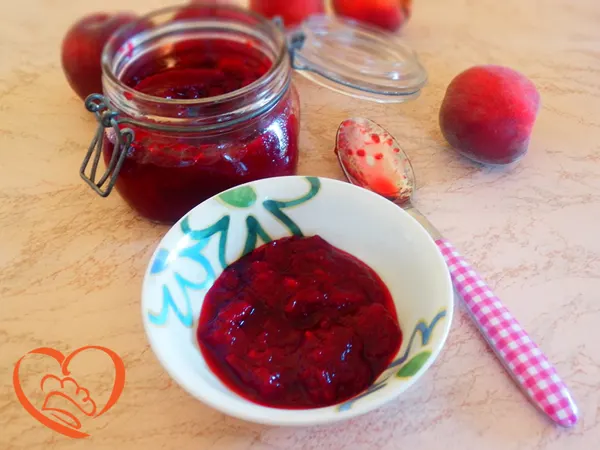 Composta di prugne rosse
