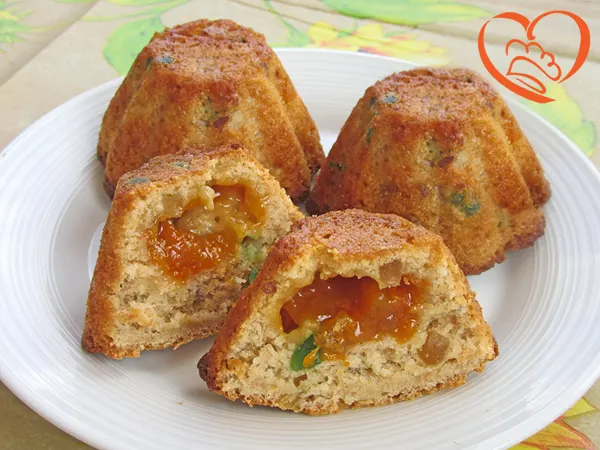 Muffins con canditi ripieni di marmellata