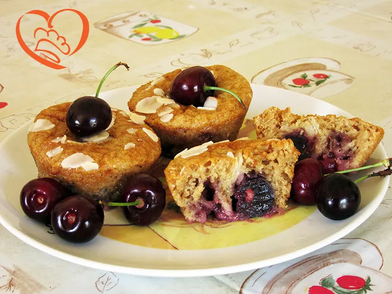 Muffins con ciliegie fresche