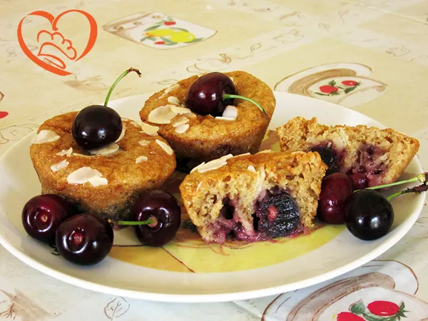 Muffins con ciliegie fresche