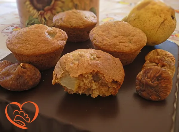 Muffins pere , uvetta e fichi secchi