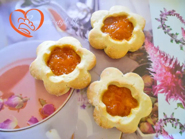Occhi di bue con marmellata di albicocche