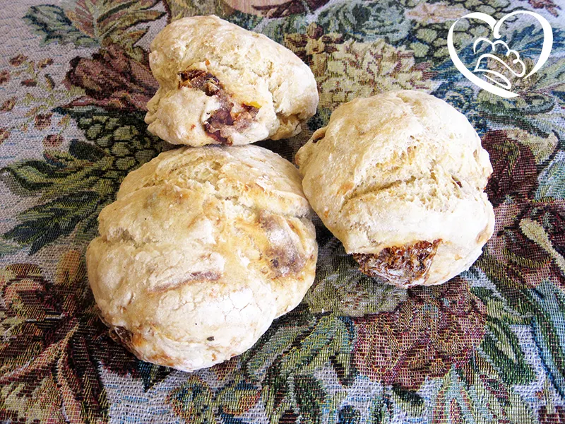 Pane con pomodori secchi