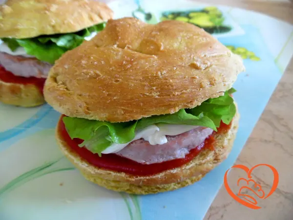Panino semplice con hamburger di tacchino