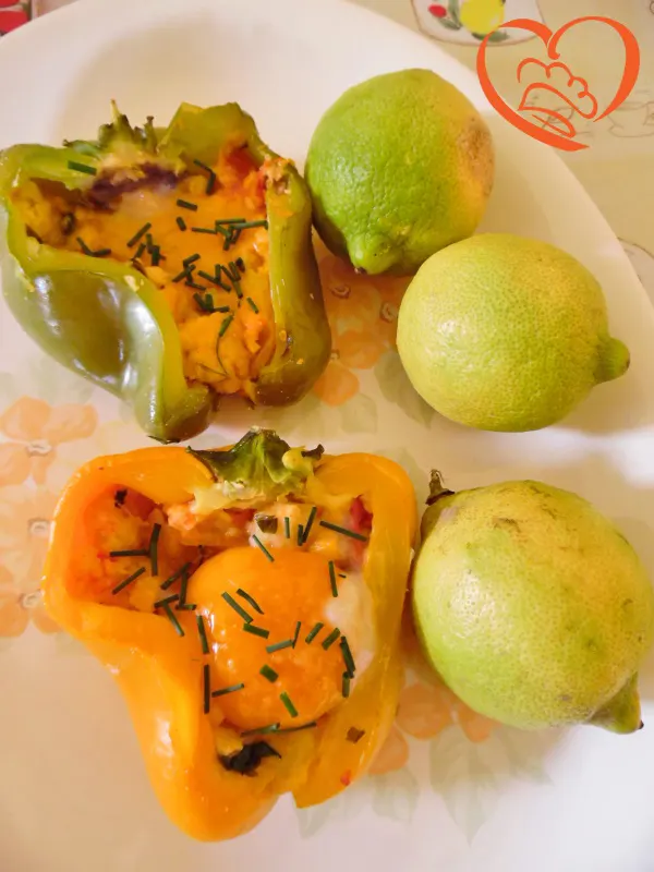 Peperoni ripieni di uova