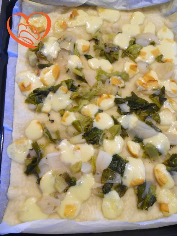 Pizza con cipollotti  e scamorza