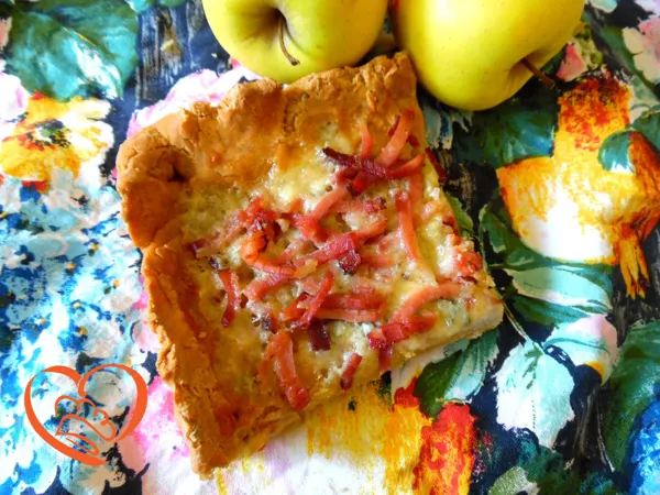 Pizza al gorgonzola e speck