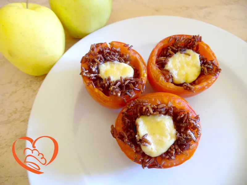 Pomodori ripieni di riso Venere e formaggio