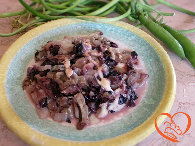 Radicchio in padella con asiago