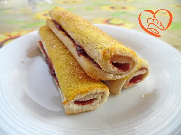Rotolini di pancarre’ al forno con marmellata