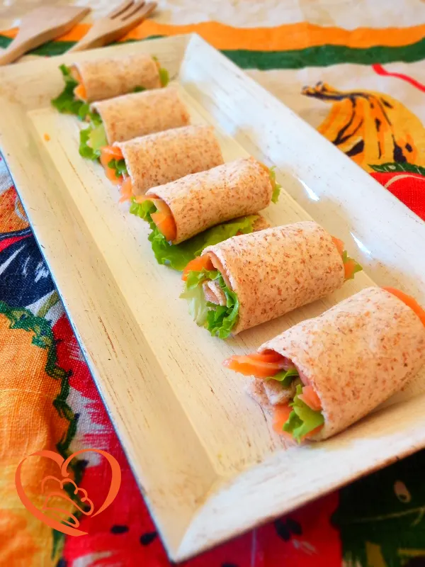 Rotolini di salmone ed insalata