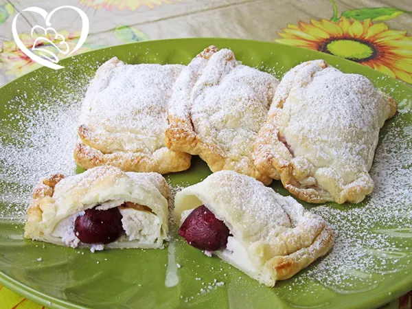 Saccottini con ricotta e ciliegie