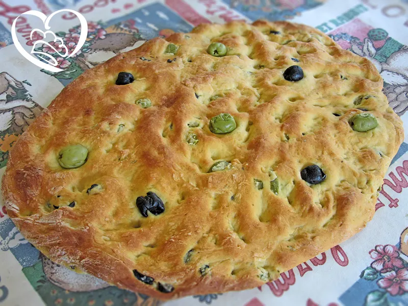 Schiacciata di pane alle olive